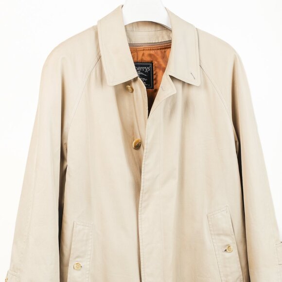 Burberry Vintage Beige Cotton-Blend Balmacaan Coat - Picture 3 of 12